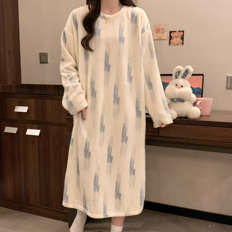 Νυχτικό με κουκούλα σε στυλ καρτούν από Coral Fleece, παχύ 251–300 g/m2, μακριά φούστα