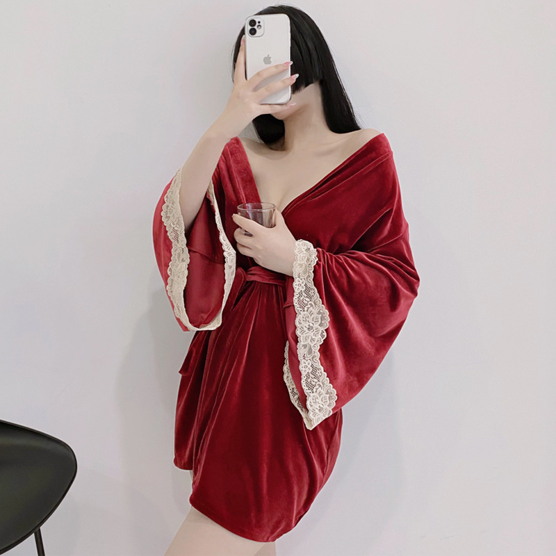 Νυχτικό από χρυσό βελούδο με τιράντες, χωρίς πλάτη, V-λαιμό, χωρίς μανίκια — πολυτελές νυχτικό για άνοιξη-φθινόπωρο (80–90% πολυεστέρας, 161–180 g/m2)