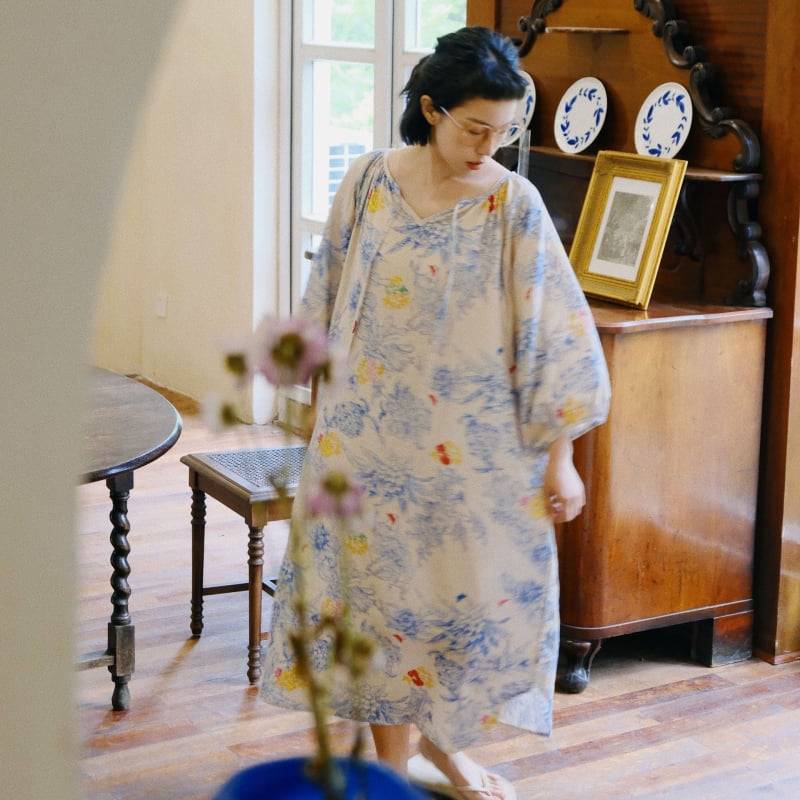 Νυχτικό μακρύ σε γαλλικό στυλ, από 100% βαμβάκι με διπλή γάζα, χωρίς γιακά, μανίκια 3/4, άνετο για καλοκαίρι-άνοιξη, μπορεί να φορεθεί και εξωτερικά