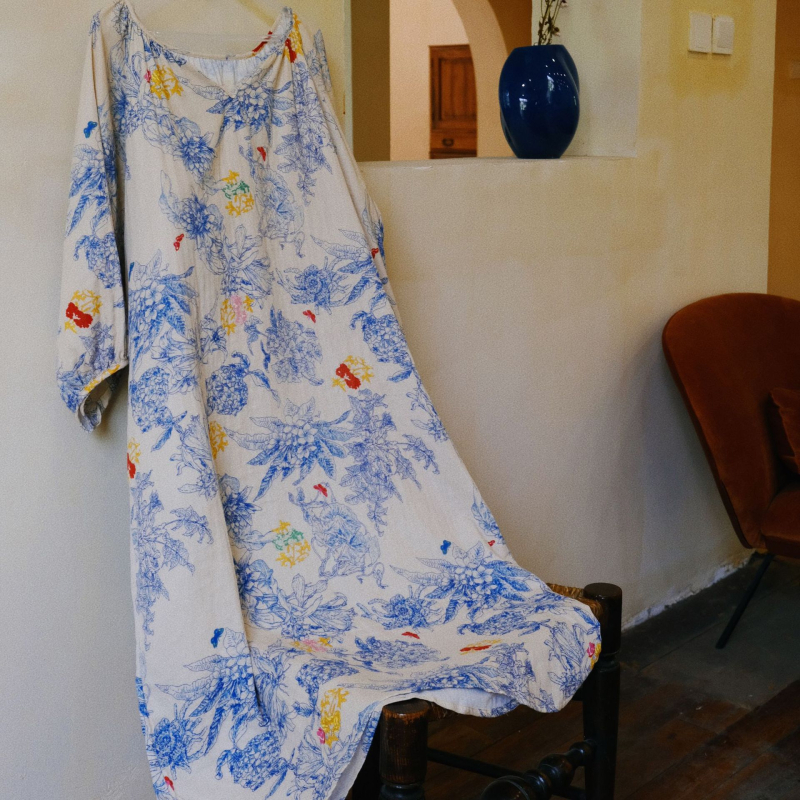 Νυχτικό μακρύ σε γαλλικό στυλ, από 100% βαμβάκι με διπλή γάζα, χωρίς γιακά, μανίκια 3/4, άνετο για καλοκαίρι-άνοιξη, μπορεί να φορεθεί και εξωτερικά