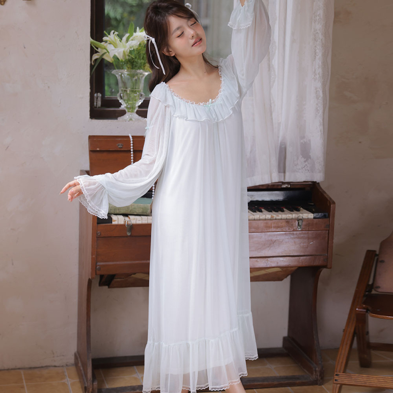 Νυχτερινή νύμφη σε στυλ παραμυθιού με μακριά μανίκια, ύφασμα modal, διχτυωτή ύφανση και μακριά φούστα