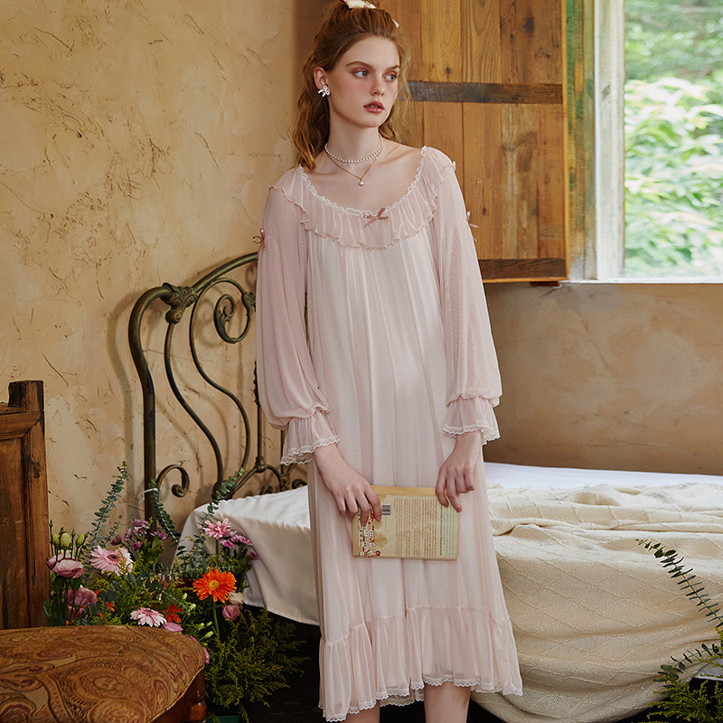 Νυχτερινή νύμφη σε στυλ παραμυθιού με μακριά μανίκια, ύφασμα modal, διχτυωτή ύφανση και μακριά φούστα