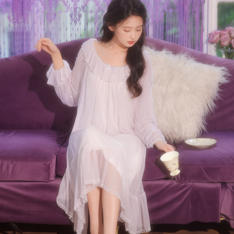 Νυχτερινή νύμφη σε στυλ παραμυθιού με μακριά μανίκια, ύφασμα modal, διχτυωτή ύφανση και μακριά φούστα