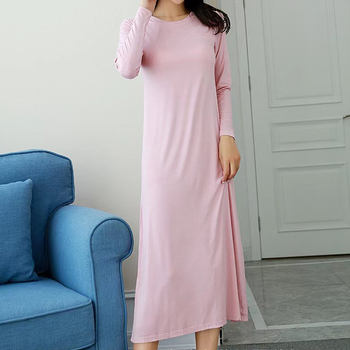 Νυχτικό Modal με μακριά μανίκια και ενσωματωμένες επενδύσεις στήθους – οικιακή ενδυμασία, άνετη γραμμή, λαιμόκοψη σε στρογγυλό κόψιμο, 90–95% Modal