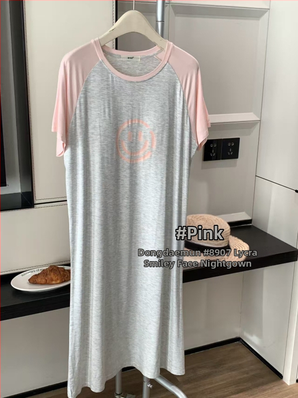 Νυχτικό Lyocell με σχέδιο γλυκού χαμόγελου σε αντίθεση, μήκος μέχρι το γόνατο, ενσωματωμένες επενδύσεις για το στήθος, 3/4 μανίκια