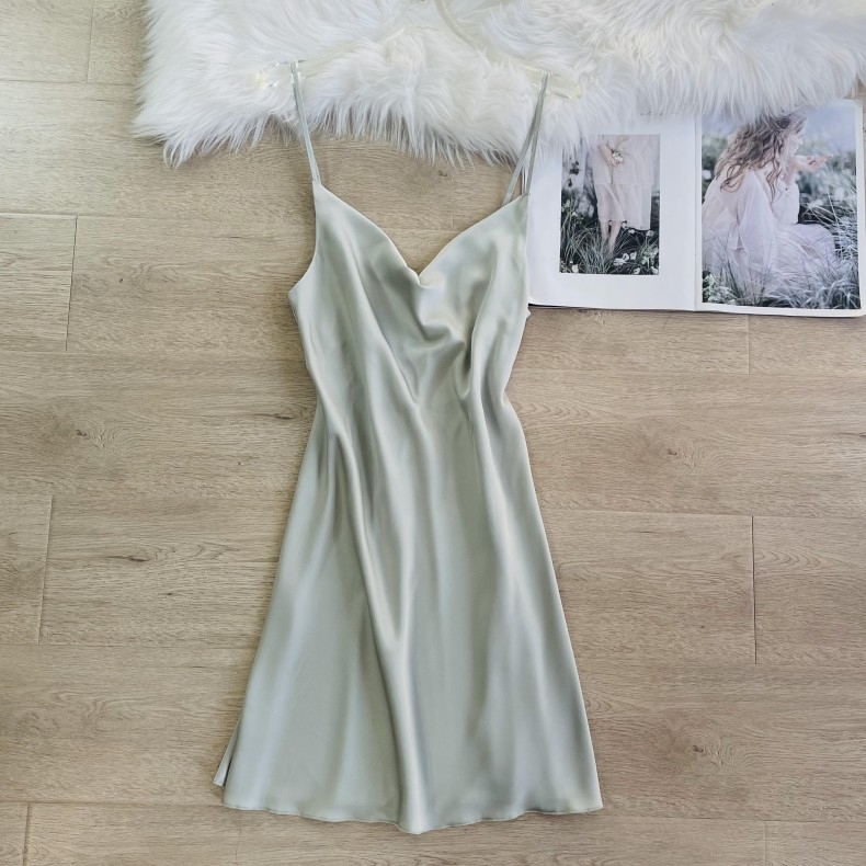 Νυχτερινό νυχτικό με V‑λαιμό, τιράντες, λεπτό πολυεστερικό ύφασμα, κορεατικό στυλ, σχίσιμο