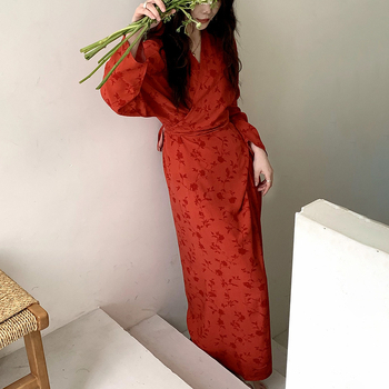 Νυχτικό οικιακής χρήσης από βαμβακο-σίλκο ύφασμα, γλυκό Siames stil, V-λαιμό, μανίκια ¾, μακρύ μέχρι τον αστράγαλο