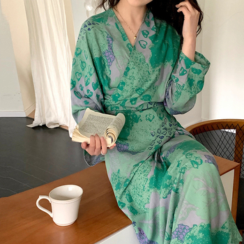 Νυχτικό οικιακής χρήσης από βαμβακο-σίλκο ύφασμα, γλυκό Siames stil, V-λαιμό, μανίκια ¾, μακρύ μέχρι τον αστράγαλο