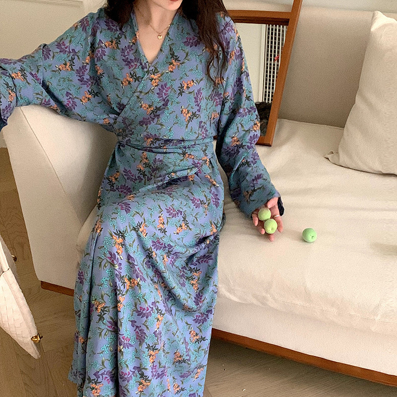 Νυχτικό οικιακής χρήσης από βαμβακο-σίλκο ύφασμα, γλυκό Siames stil, V-λαιμό, μανίκια ¾, μακρύ μέχρι τον αστράγαλο