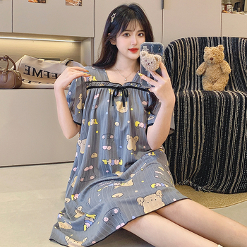 Milk Silk barojošā naktskleita vasarai, pulovera stils, kvadrātveida kakla izgriezums, piecpunktu piedurknes, 95–100% poliesters