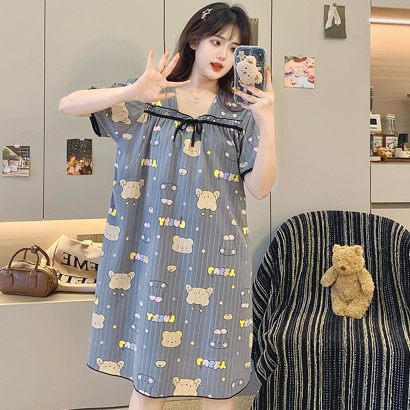 Milk Silk barojošā naktskleita vasarai, pulovera stils, kvadrātveida kakla izgriezums, piecpunktu piedurknes, 95–100% poliesters