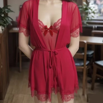 Τριών τεμαχίων καλοκαιρινό σετ εσωρούχων: δαντέλα με δικτυωτή ύφανση, V-λαιμός, μίνι φούστα; πολυεστέρας 90–95%, λεπτό ύφασμα