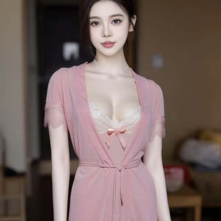 Τριών τεμαχίων καλοκαιρινό σετ εσωρούχων: δαντέλα με δικτυωτή ύφανση, V-λαιμός, μίνι φούστα; πολυεστέρας 90–95%, λεπτό ύφασμα