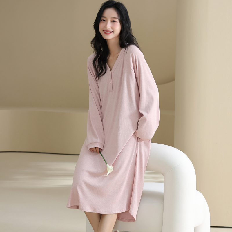 Νυχτικό οικιακής χρήσης με V-λαιμό, μακριά μανίκια, midi μήκος — μείγμα Modal-Βισκόζη, μεσαίο βάρος 161–180 g/m²