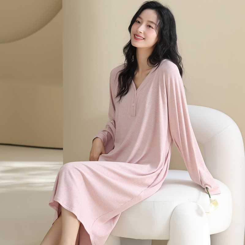 Νυχτικό οικιακής χρήσης με V-λαιμό, μακριά μανίκια, midi μήκος — μείγμα Modal-Βισκόζη, μεσαίο βάρος 161–180 g/m²