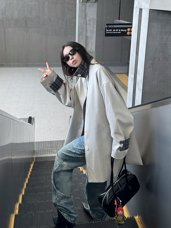 Pamut hosszú kabát kockás mintával, állítható gallér, bő szabás, egyrészes gombos zárás