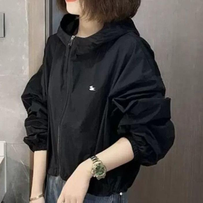 Női könnyű poliészter dzseki lazán szabott, egyszínű minta, kerek nyak, hosszú ujjú, cipzárral az elején