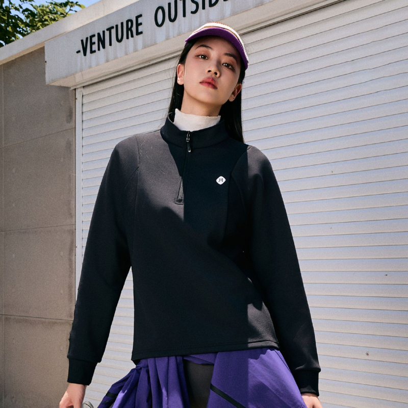 Νάιλον μπουφάν με κέντημα λογότυπου, κουκούλα, σταθερός γιακάς, μακριά μανίκια ραγκλαν, χαλαρή γραμμή