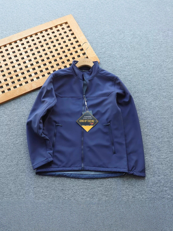 Vanjska soft-shell jakna s flekom, stojeći ovratnik, vjetrovita i vodoodbojna, prednji zip