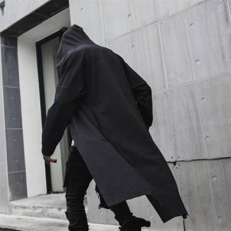 Vyriškas vidutinio ilgio reversinis trench paltas su stovu kaklu, užtrauktukas, be gobtu, storas medvilnės-lino mišinio audinys su poliesterio pamušalu, kišenės su patch detalėmis, kontrastinės detalės, žiemai