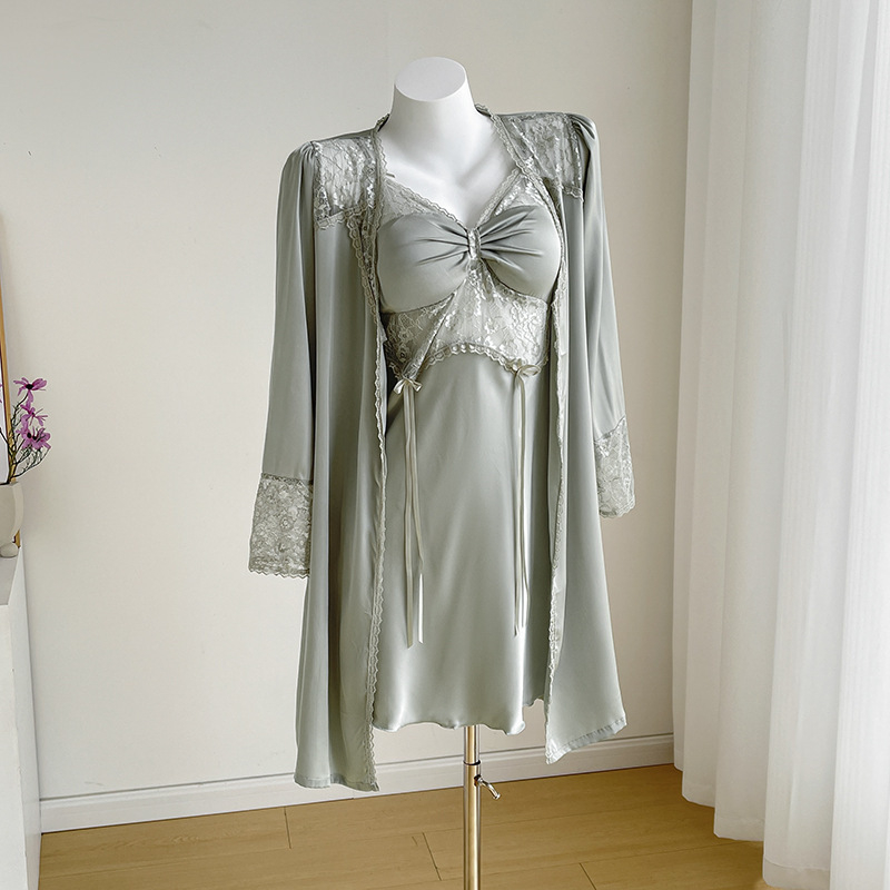 Kétszemélyes éjszakai szett jégselyemből: V-nyakú hosszú ujjú felső és rövid szoknya, tavasz-ősz viselet