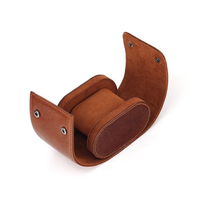 Tõelist lehmakarva nahast kellade hoiukarp, käsitöö, kaasaskantav reisile; tolmukindel ja vibratsioonikindel. Pakendamise kogus: 1 tk; Päritolu: Guangzhou; Trükitud LOGO: Jah; Kohandamine: Jah; Licentsiseeritav privaatmärk: Jah.