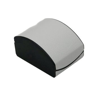 Ívelt óradoboz flip-toppal, külső texturált műbőr bevonattal, belső fehér velúr, ezüstös hot-stamping díszítés, márka Zhanhui