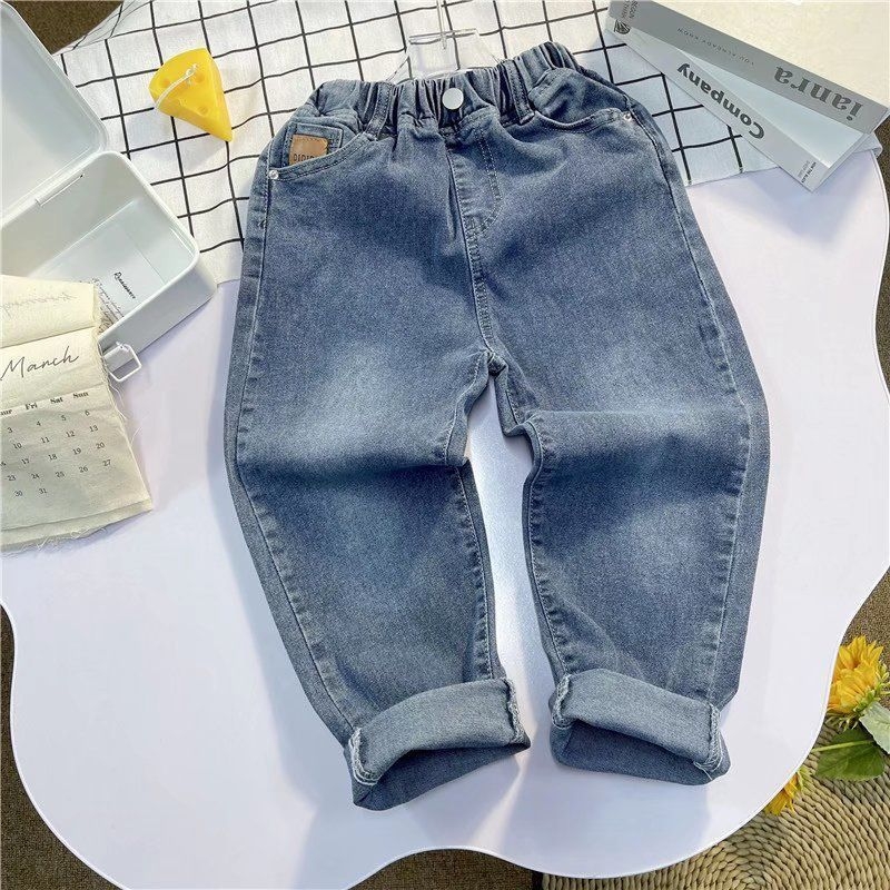 Fiúknak szóló háromrészes szett: hosszú ujjú ing és nadrág, rácsos mintázat, őszre