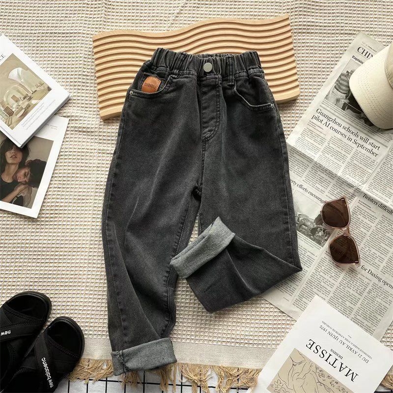 Fiúknak szóló háromrészes szett: hosszú ujjú ing és nadrág, rácsos mintázat, őszre