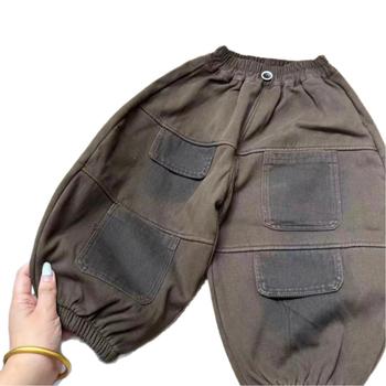 Gyerekeknek készült koreai stílusú egyenes nadrág, puha kezeléssel készült anyag, poliészter 70–80%, középső derekú, elasztikus öv