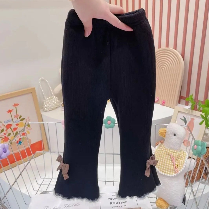 Детски момичешки панталони с подплата от полар, леко висок еластичен и разкроени крачоли, есен-зима, корейски стил. Спецификации: EVA тъкан; основна материя: зайчи пух 71–80%; възраст: 0–1 г.; сезон: зима.