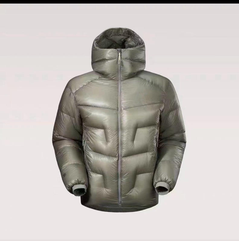 Pehelydzseki kapucnival, rövid fazon, uniszex, töltet 86-90% kacsa toll, hideg elleni védelem -30°C/-15°C