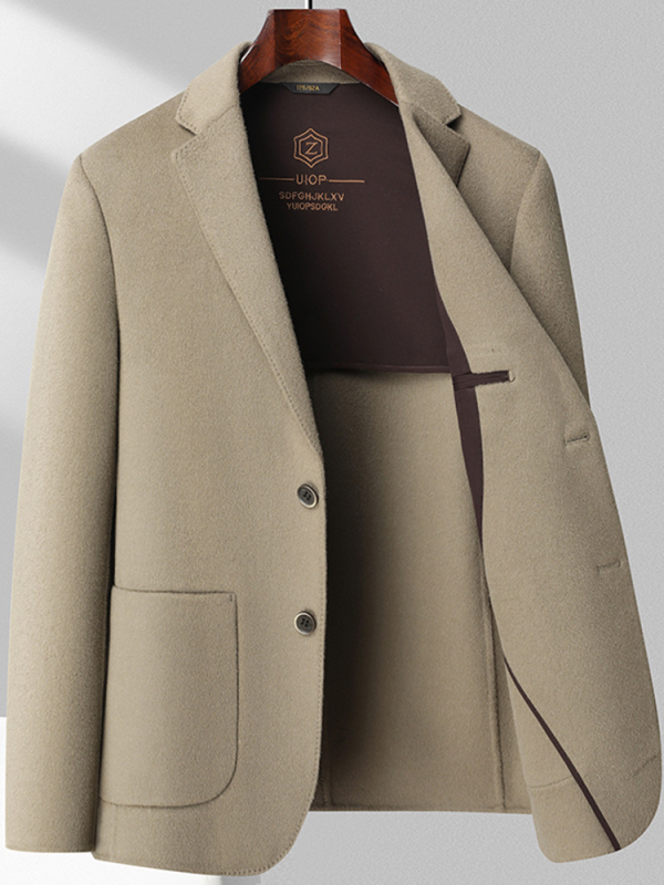 Мъжко двустранно палто от 100% чиста овча вълна, зимно, бизнес стил; еднобортно закопчаване; прилягащ силует; основна материя: вълна 96%+; подплата: полиестер; яка: костюмна