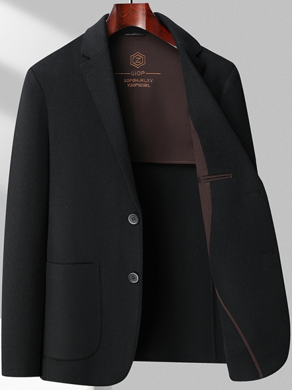 Мъжко двустранно палто от 100% чиста овча вълна, зимно, бизнес стил; еднобортно закопчаване; прилягащ силует; основна материя: вълна 96%+; подплата: полиестер; яка: костюмна