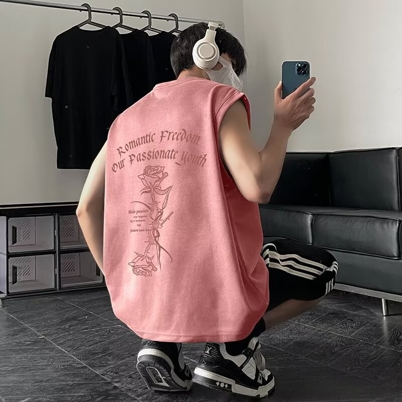 Férfi ujjatlan T-shirt-vest, japán retro stílus, laza szabás, kefézett Vinylon‑polyészter anyaga, nyár 2024