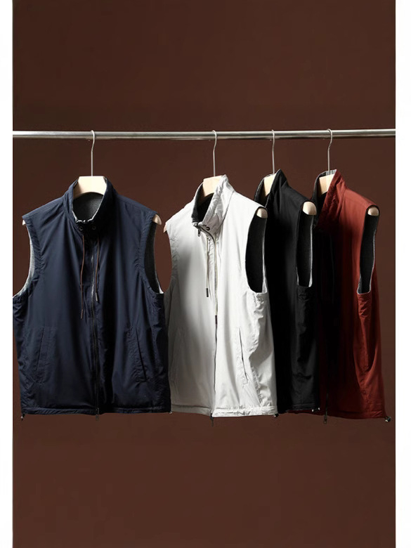 Férfi flízes béléses mellény, álló gallérral, cipzárral, több zsebbel, vastag anyaggal