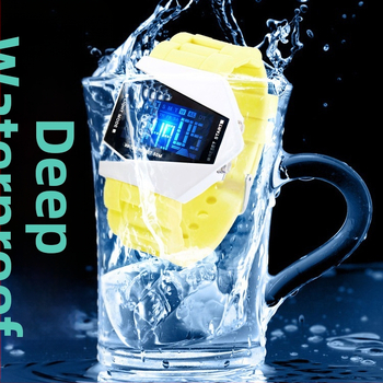 Henderson Hengnuoxin Ψηφιακό LED ρολόι με ξυπνητήρι, 50m αδιάβροχο, ηλεκτρονική LCD κίνηση, σιλικόονινο λουράκι, ρόμβος καντράν