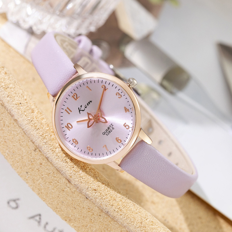 Forgó pillangó mutatóval rendelkező karóra, kvarc SL68 mozgás, 10 m vízállóság, számlap átmérője 30,5 mm, ötvözet tokozat, PU szíj