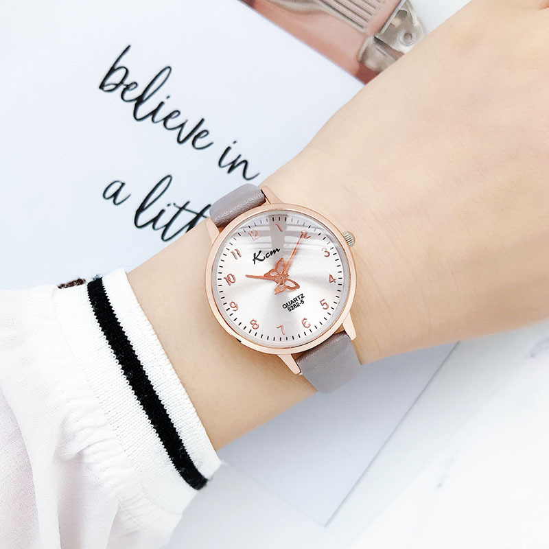 Forgó pillangó mutatóval rendelkező karóra, kvarc SL68 mozgás, 10 m vízállóság, számlap átmérője 30,5 mm, ötvözet tokozat, PU szíj