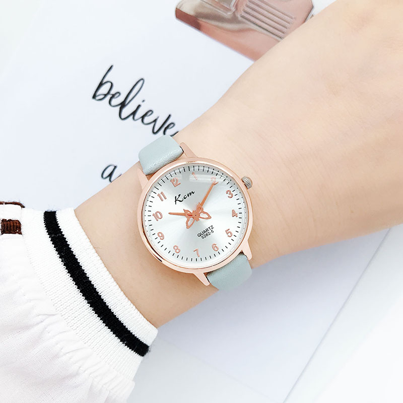 Forgó pillangó mutatóval rendelkező karóra, kvarc SL68 mozgás, 10 m vízállóság, számlap átmérője 30,5 mm, ötvözet tokozat, PU szíj