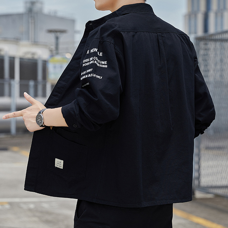 Vyrų marškiniai-švarkas su gobtuvu, poliesterio audinys, smaili apykaklė, ilgos rankovės, laisvas kirpimas