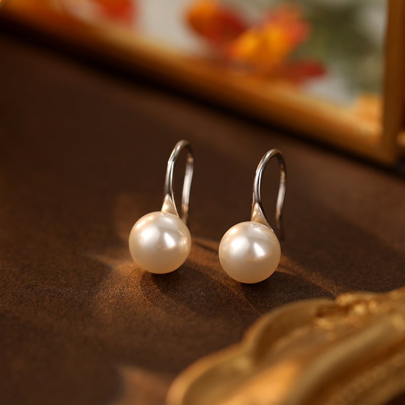 Under the Banyan Tree márkájú 925 ezüst fülbevaló, kör alakú gyöngy, U‑alakú lógó, retro stílus – Irodalom és Művészet