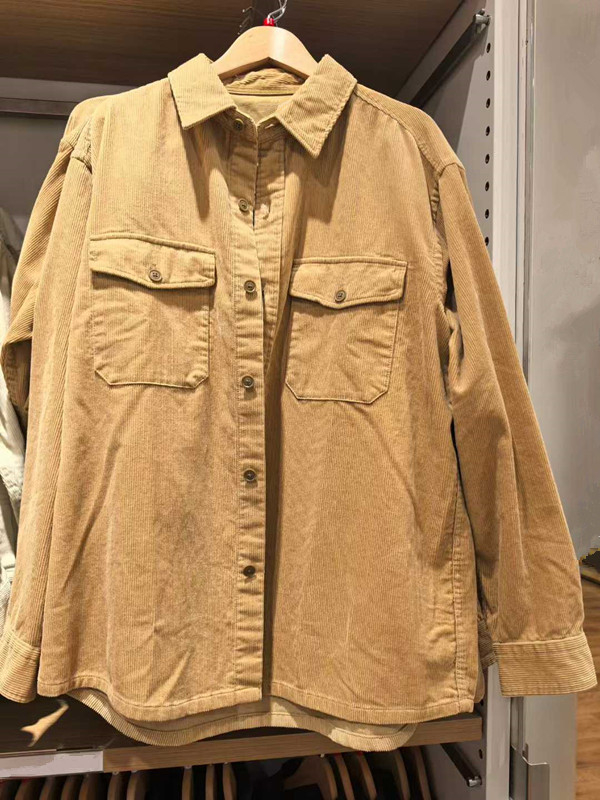 Marškiniai Corduroy, ilgos rankovės, smaili apykaklė, laisvas kirpimas, retro stilius; orui laidus linas 96%+