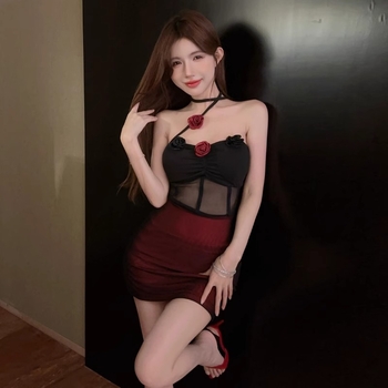 Ruha polo gallérral, ujjatlan, magas derekú, rövid szabású