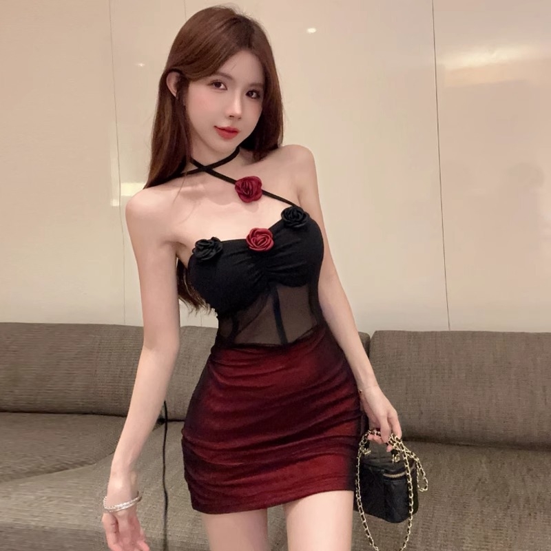 Ruha polo gallérral, ujjatlan, magas derekú, rövid szabású