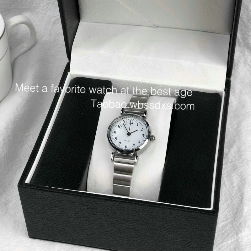 Ženski sat s kvarcnim mehanizmom, čelični kaiš, kućište od cinkove legure, kružni brojčanik promjera 26 mm, analogni prikaz