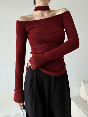 Pulover s halter ovratnikom, dugi rukavi, uski kroj, acryl-poliester smjesa, kolaz dizajn