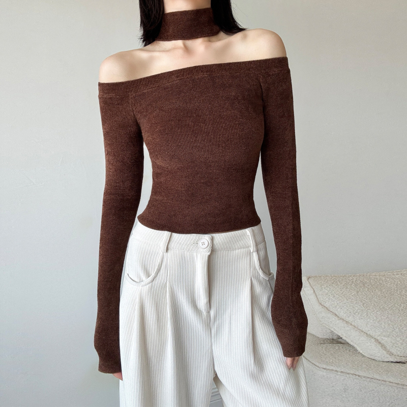 Pulover s halter ovratnikom, dugi rukavi, uski kroj, acryl-poliester smjesa, kolaz dizajn
