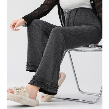 Pantaloni de maternitate cu talie înaltă, călduroși cu căptușeală fleece interioară, din amestec bumbac-poliester cu 50–70% elastan, lungime 9/10, croială lejeră