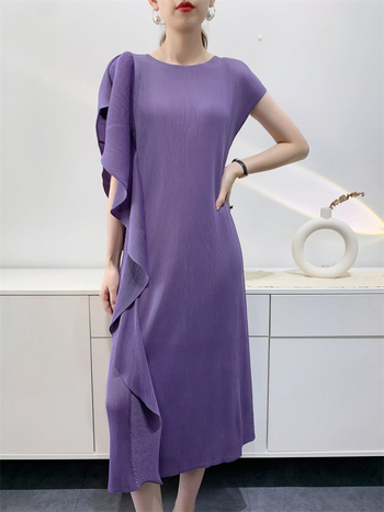 Pliszézett midi ruha, kerek nyak, rövid ujjú, A-vonalú szabás, poliészter, laza derékvonal, casual japán-koreai szabadidős stílus